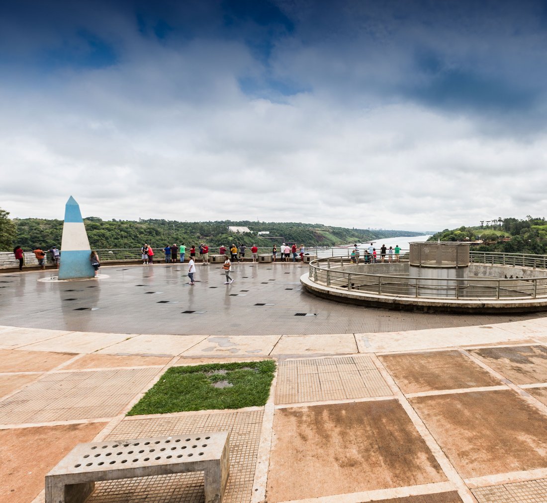 Cementos Avellaneda » Obras » Hito Tres Fronteras Puerto Iguazú