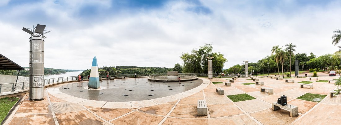 Cementos Avellaneda » Obras » Hito Tres Fronteras Puerto Iguazú » Hito Tres Fronteras Puerto Iguazú